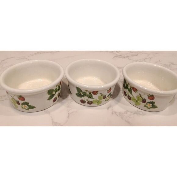 Portmeirion 'Summer STRAWBERRIES' Ramekin/Bowls Stackable Set of 3 England EUC - Picture 3 of 13